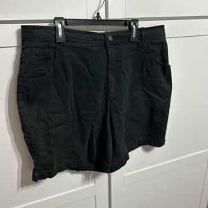Cherokee woman’s cargo shorts size 14 from non smoking home